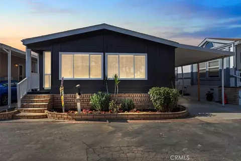 201 Road Runner Ln, Fountain Valley, CA 92708