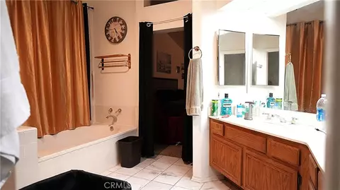 Bath - 14049 Trigger, Victorville, CA 92392 photo 1 of 3