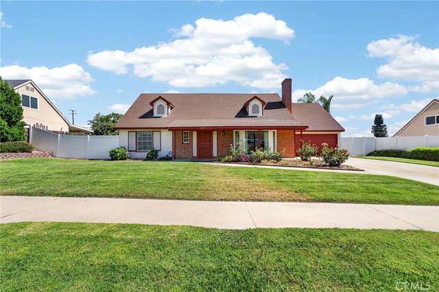 26271 Edgemont Dr, Highland, CA 92346