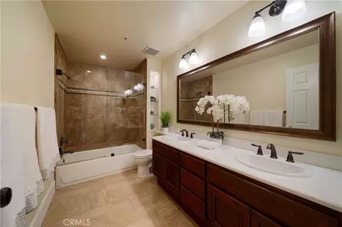 Bath - 6627 E Pinnacle Pointe, Orange, CA 92869 photo 4 of 4