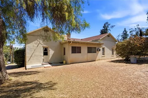 Exterior - 1464 Pacific St, Redlands, CA 92373 photo 5 of 9