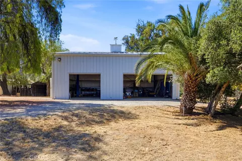 Exterior - 1464 Pacific St, Redlands, CA 92373 photo 4 of 9