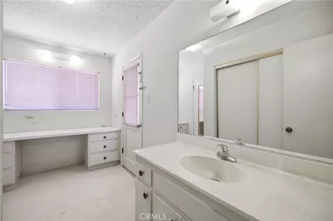 Bath - 1464 Pacific St, Redlands, CA 92373 photo 3 of 3