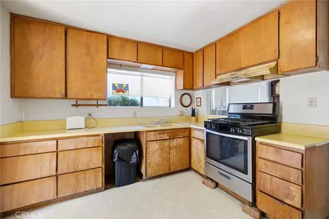 Kitchen - 1464 Pacific St, Redlands, CA 92373 photo 1 of 2