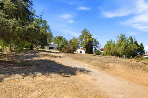 Exterior - 1464 Pacific St, Redlands, CA 92373 photo 8 of 9
