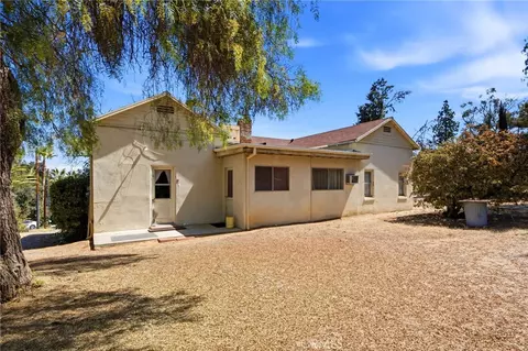 Exterior - 1464 Pacific St, Redlands, CA 92373 photo 7 of 9