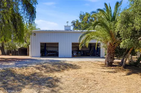 Exterior - 1464 Pacific St, Redlands, CA 92373 photo 2 of 9
