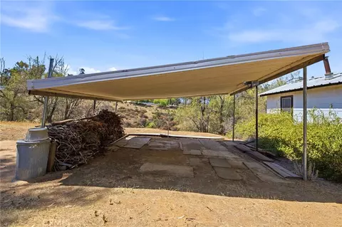 Exterior - 1464 Pacific St, Redlands, CA 92373 photo 5 of 9