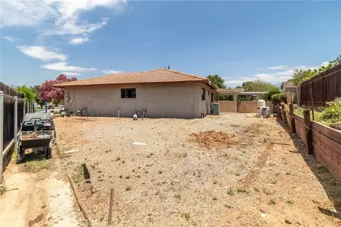 Exterior - 235 Pinewood Ct, Redlands, CA 92374 photo 7 of 7