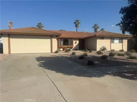 235 Pinewood Ct, Redlands, CA 92374 photo 3