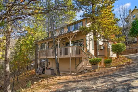 Exterior - 1241 Innsbruck, Lake Arrowhead, CA 92352 photo 3 of 8