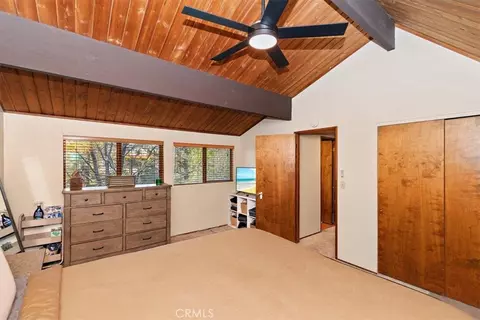 Bedroom - 1241 Innsbruck, Lake Arrowhead, CA 92352 photo 3 of 6