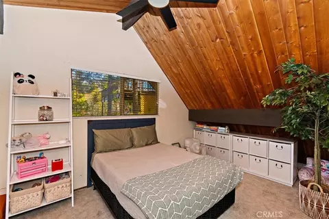 Bedroom - 1241 Innsbruck, Lake Arrowhead, CA 92352 photo 6 of 6
