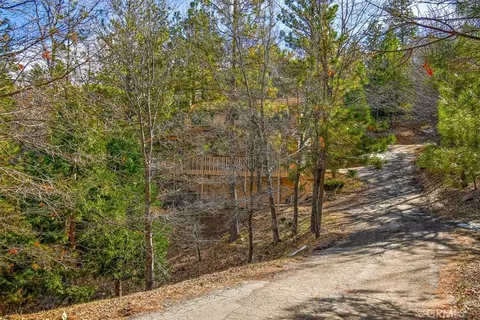 Exterior - 1241 Innsbruck, Lake Arrowhead, CA 92352 photo 6 of 8