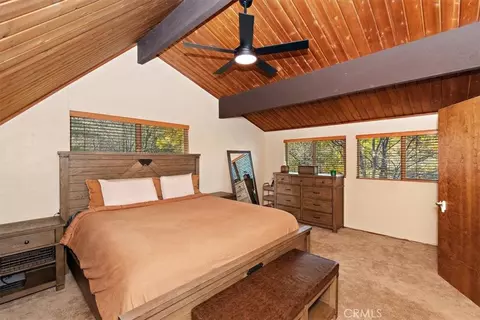 Bedroom - 1241 Innsbruck, Lake Arrowhead, CA 92352 photo 2 of 6