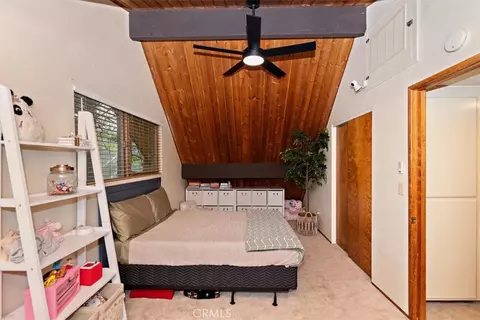 Bedroom - 1241 Innsbruck, Lake Arrowhead, CA 92352 photo 4 of 6