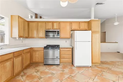 Kitchen - 1227 Darlene Ct, Redlands, CA 92374 photo 2 of 2