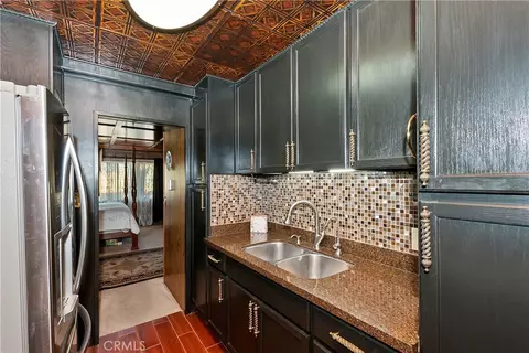 Kitchen - 571 Pine Ln, Sugarloaf, CA 92386 photo 2 of 4