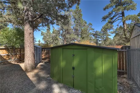 Exterior - 571 Pine Ln, Sugarloaf, CA 92386 photo 3 of 4
