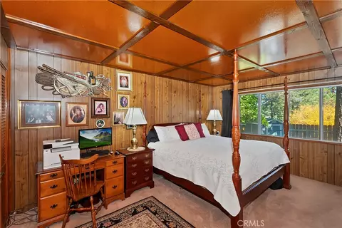 Bedroom - 571 Pine Ln, Sugarloaf, CA 92386 photo 1 of 5