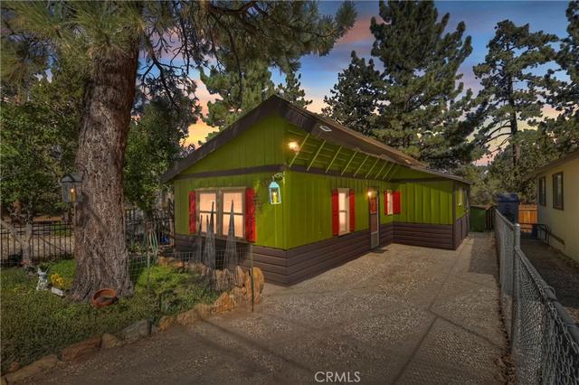 571 Pine Ln, Sugarloaf, CA 92386