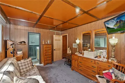 Bedroom - 571 Pine Ln, Sugarloaf, CA 92386 photo 5 of 5