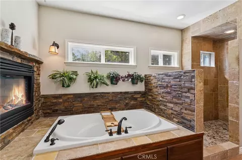 Bath - 191 Fairway, Lake Arrowhead, CA 92352 photo 2 of 5