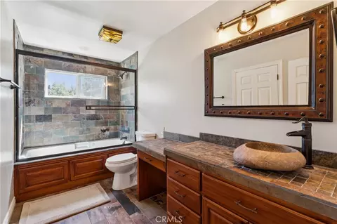 Bath - 191 Fairway, Lake Arrowhead, CA 92352 photo 4 of 5