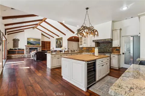Kitchen - 191 Fairway, Lake Arrowhead, CA 92352 photo 2 of 2