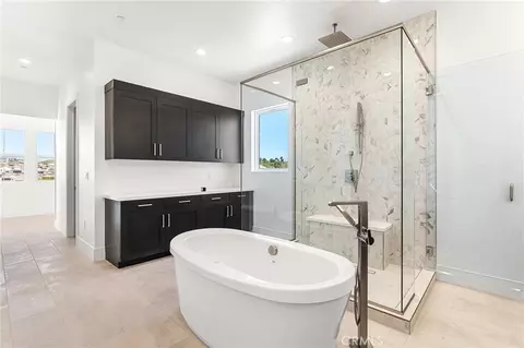Bath - 32345 Daybrook Ter, Temecula, CA 92591 photo 6 of 6