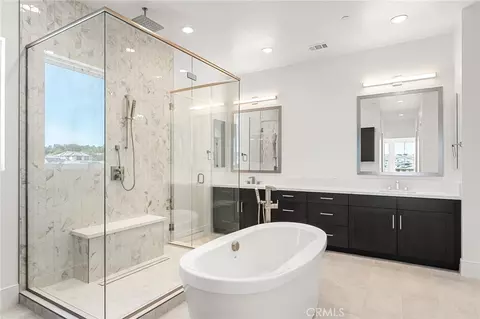 Bath - 32345 Daybrook Ter, Temecula, CA 92591 photo 4 of 6