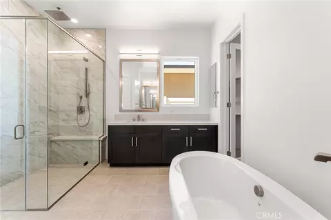 Bath - 32345 Daybrook Ter, Temecula, CA 92591 photo 2 of 6