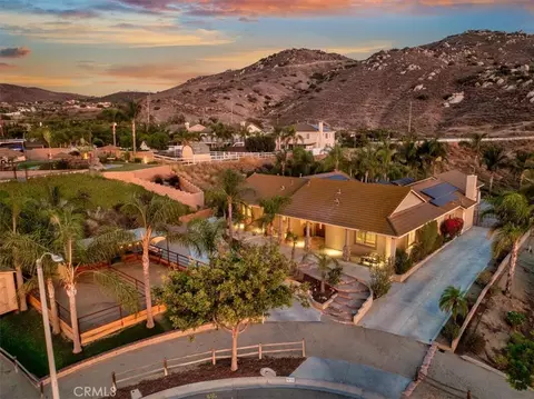 512 Draft Horse Pl, Norco, CA 92860