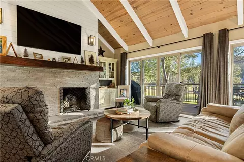 Living - 435 Riviera Dr, Lake Arrowhead, CA 92352 photo 1 of 6