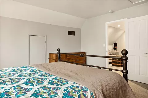 Bedroom - 435 Riviera Dr, Lake Arrowhead, CA 92352 photo 9 of 10
