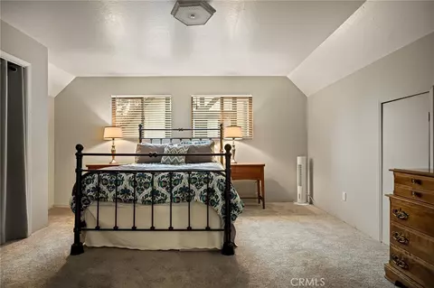 Bedroom - 435 Riviera Dr, Lake Arrowhead, CA 92352 photo 8 of 10