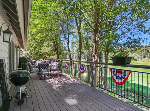 Exterior - 435 Riviera Dr, Lake Arrowhead, CA 92352 photo 3 of 9
