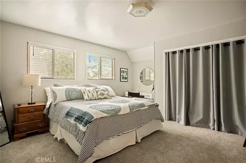 Bedroom - 435 Riviera Dr, Lake Arrowhead, CA 92352 photo 5 of 10