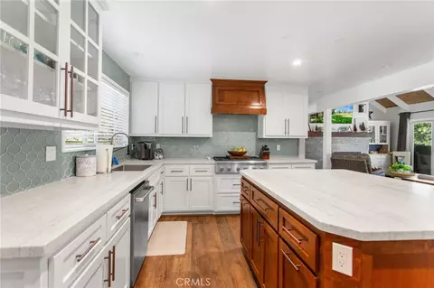 Kitchen - 435 Riviera Dr, Lake Arrowhead, CA 92352 photo 1 of 3