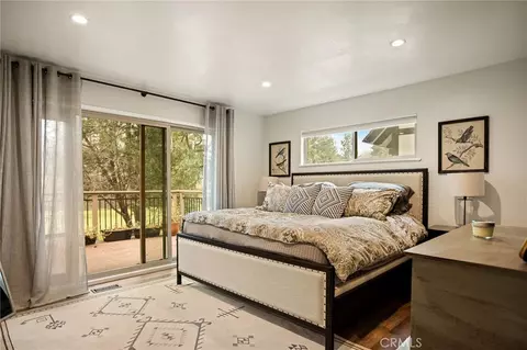 Bedroom - 435 Riviera Dr, Lake Arrowhead, CA 92352 photo 2 of 10