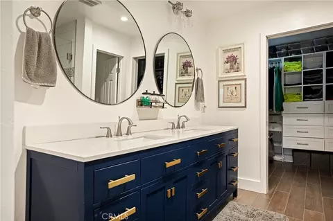 Bath - 435 Riviera Dr, Lake Arrowhead, CA 92352 photo 1 of 4