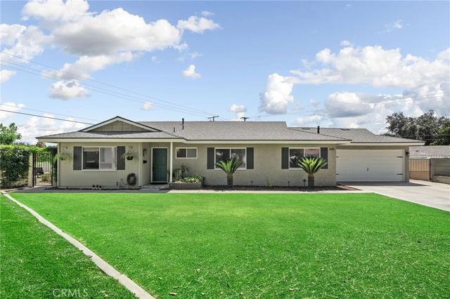 609 Cardinal Ln, Redlands, CA 92374