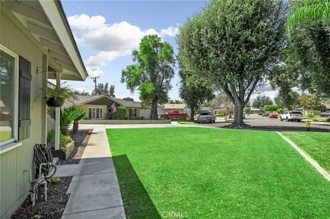 609 Cardinal Ln, Redlands, CA 92374 photo 4