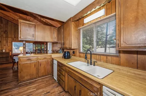 Kitchen - 31175 All Vw, Running Springs, CA 92382 photo 1 of 4