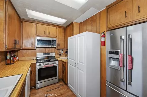 Kitchen - 31175 All Vw, Running Springs, CA 92382 photo 4 of 4
