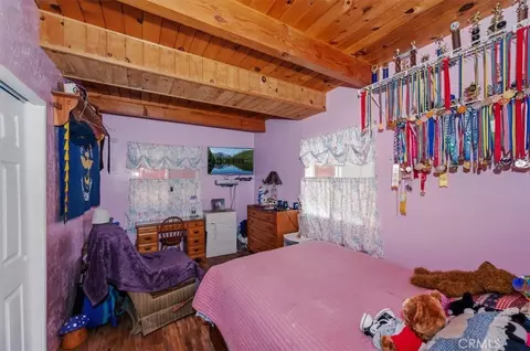 Bedroom - 31175 All Vw, Running Springs, CA 92382 photo 5 of 5
