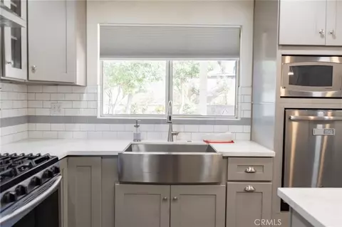 Kitchen - 501 Redding Way, Perris, CA 92570 photo 4 of 7