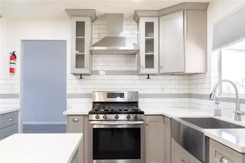 Kitchen - 501 Redding Way, Perris, CA 92570 photo 5 of 7