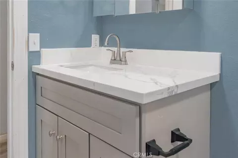 Bath - 501 Redding Way, Perris, CA 92570 photo 5 of 13