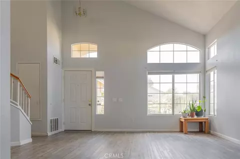 Living - 501 Redding Way, Perris, CA 92570 photo 2 of 5
